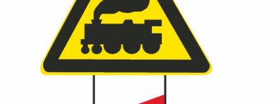 如图所示，这个标志设置在有人看守的铁路道口，提示驾驶人距有人看守的铁路道口的距离还有100米。